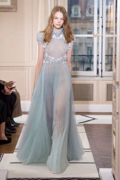 Look 28